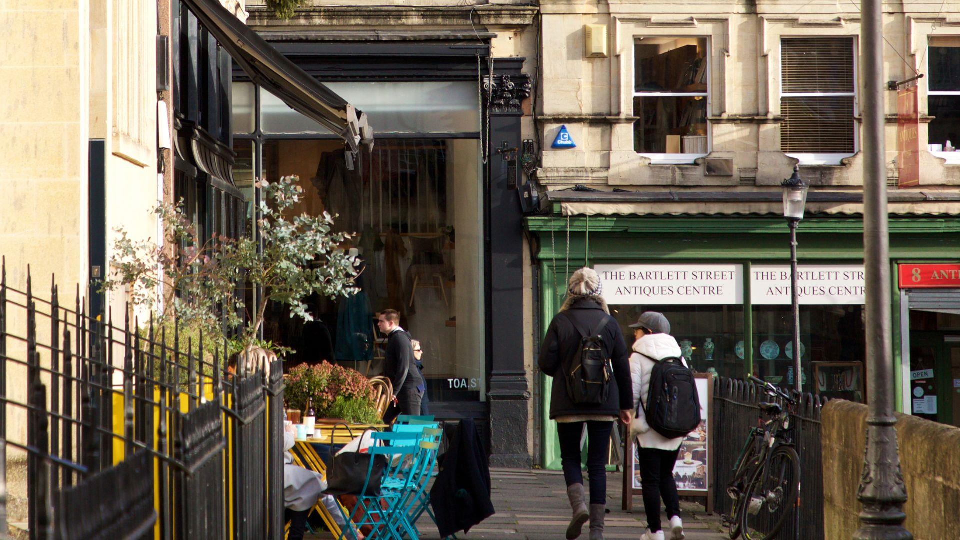 Cafe on Bartlett Street