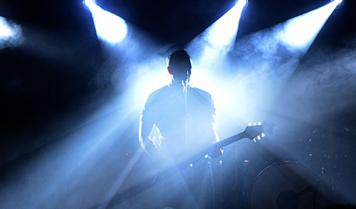 Lights on a single guitarist