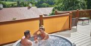 Mendip View Lodges jacuzzi