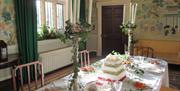 Avebury Manor Dining Room Xmas National Trust